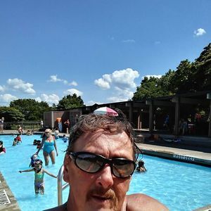 Meet your Posher, Raymond